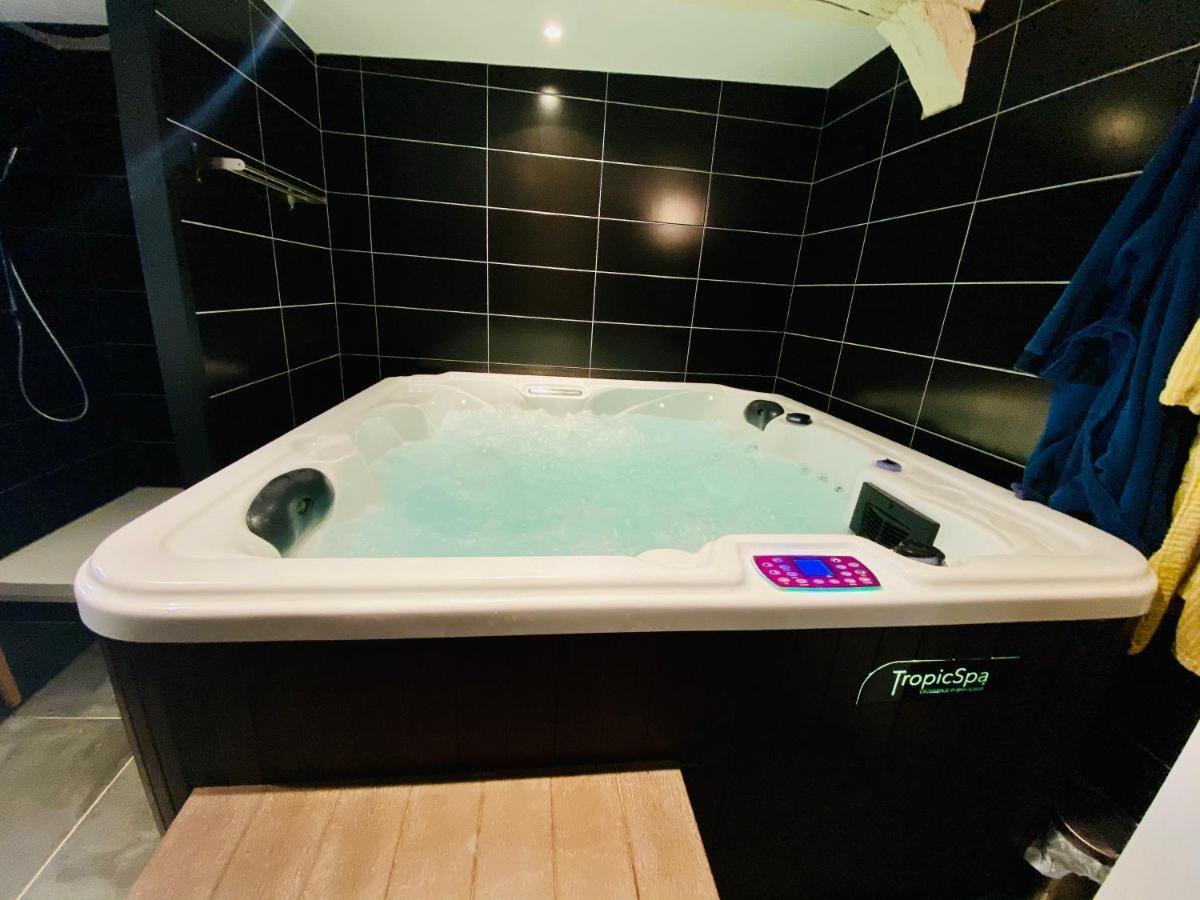 Apartamento Escapade Romantique - Jacuzzi Et Parking Prive - 002 Ruan Exterior foto